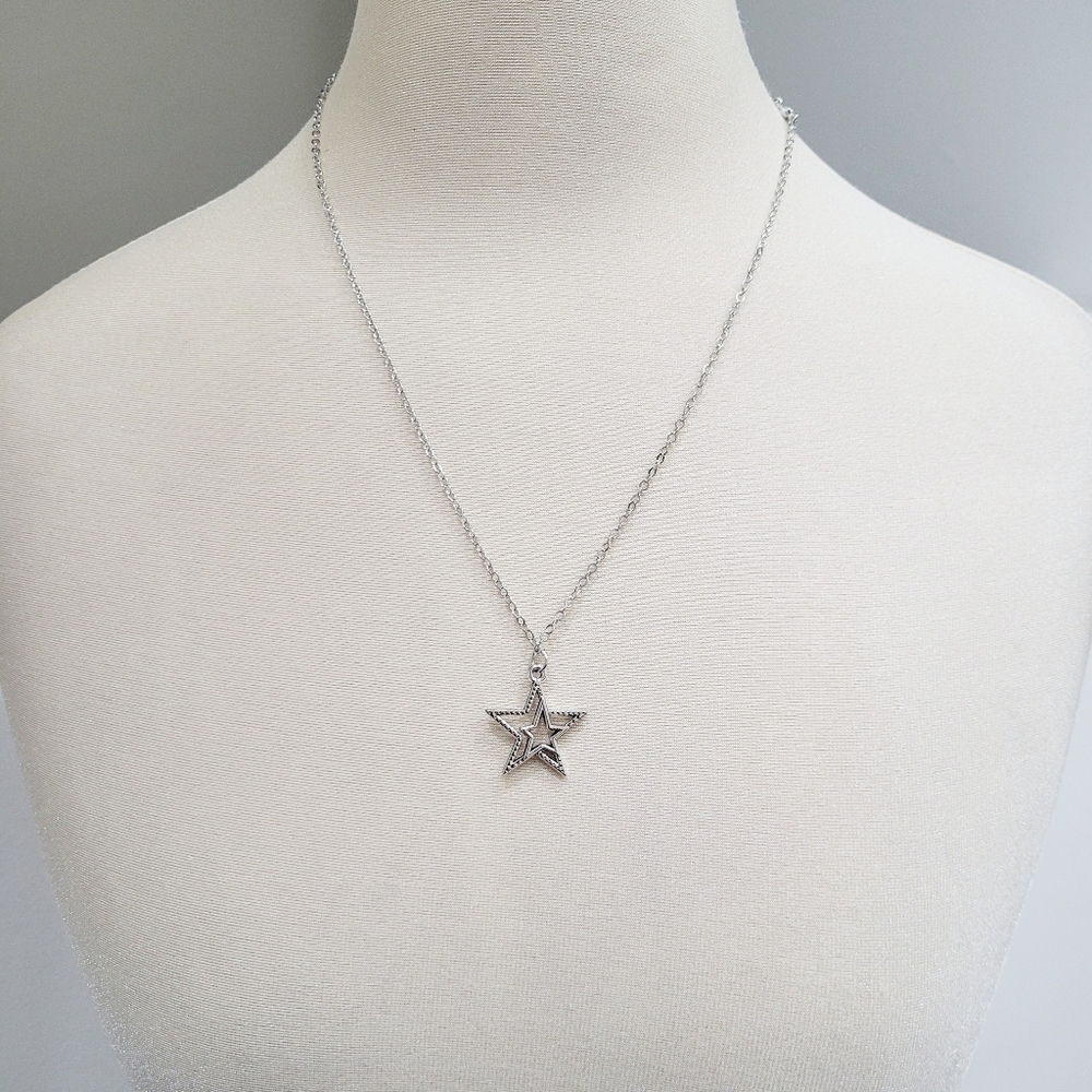 Brand New Silver Double Stars Necklace - Picture 3 of 8